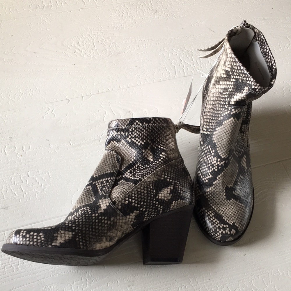 Dolce vita booties